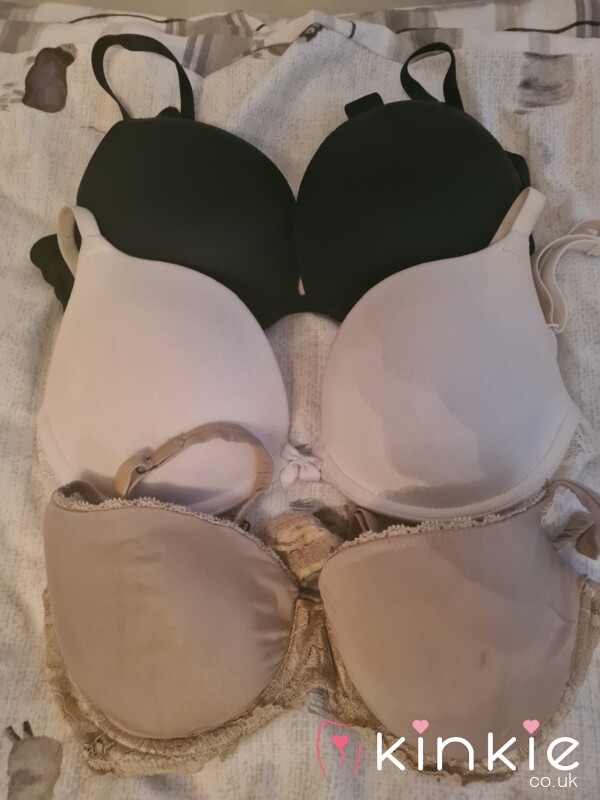 3 WELL USED 34B T SHIRT BRAS