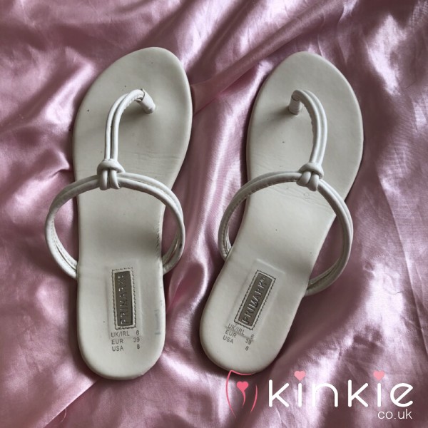 Clear Out Sale 👅 White Rope Style Flipflops 🤍