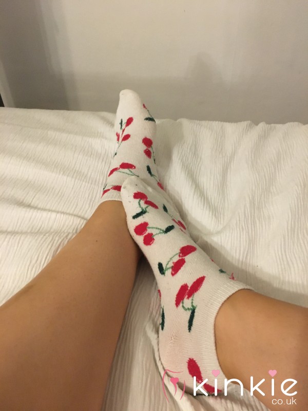 CUTE PEt*tE CHERRY SOCKS🍒💋