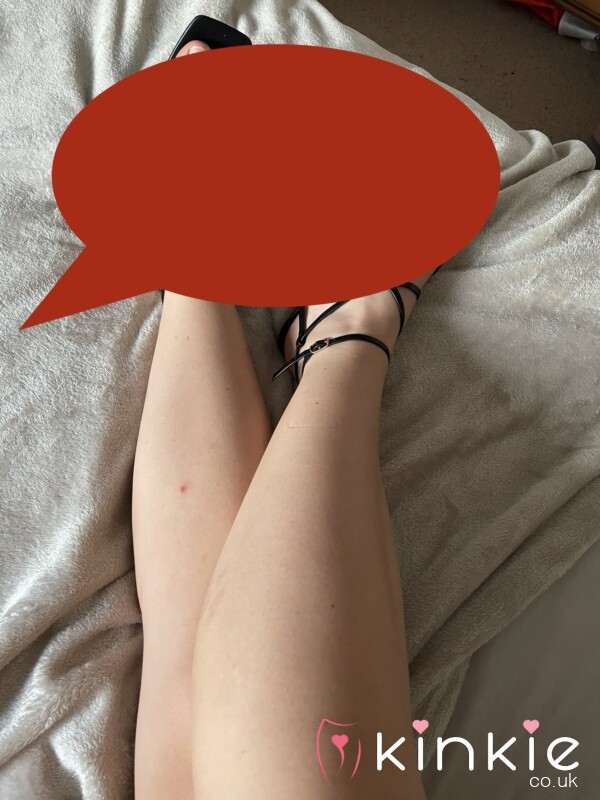 FEET PICS AND VIDEOS 🦶🏼👣😈 X