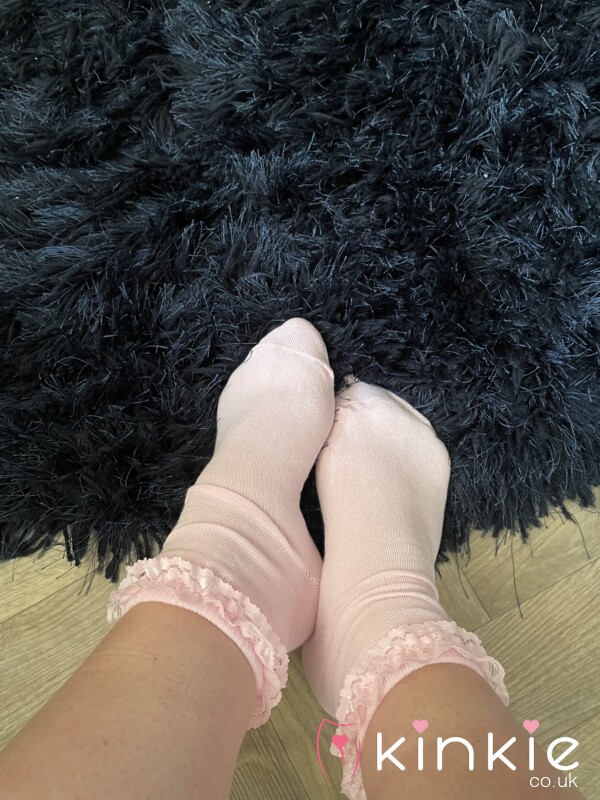 My Cute Worn Pink Frilly Ankle 🧦 Socks