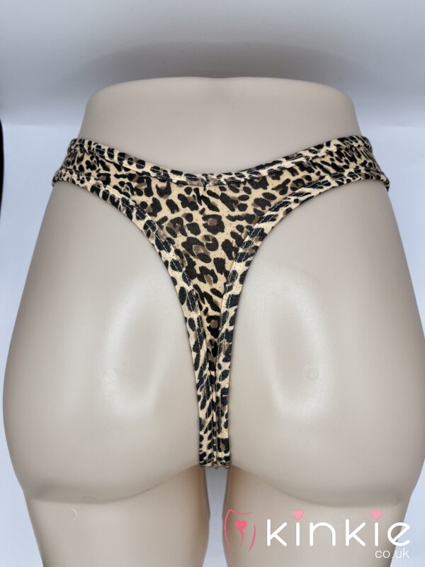 S**y Leopard Thong