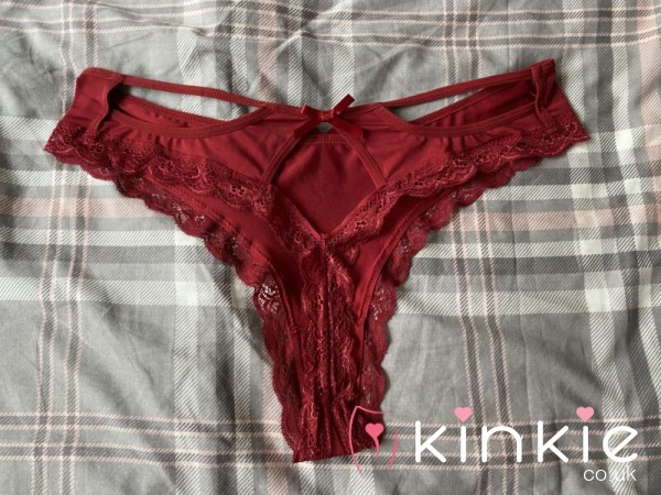 SO HOT! Fancy Deep-red Cutout Thong