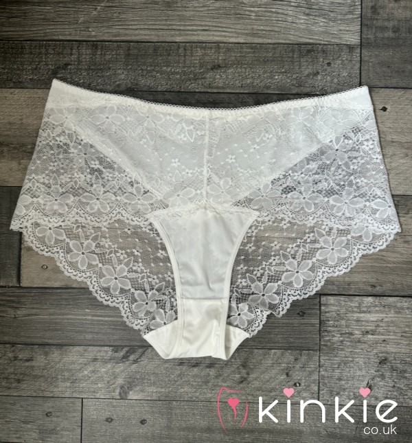 WHITE LACE DIRTY STAINED KNICKERS💦PICS OF WEAR INCLUDED TRACKED DELIVERY💦