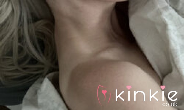 KinkyShys**ySubmissive